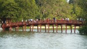 Cầu Thê Húc, đền Ngọc Sơn - Nét đẹp văn hóa của người Hà Nội