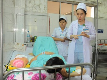 Long An General Hospital receives patients for medical examination and treatment at Obstetrics and Gynecology Departments