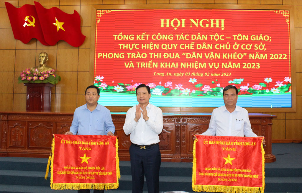 Thạnh Hóa - Lá cờ đầu trong thực hiện quy chế dân chủ gắn với Dân vận khéo