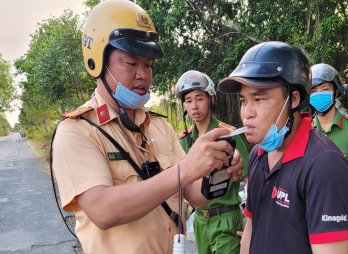 Công an huyện Vĩnh Hưng tăng cường xử lý vi phạm giao thông