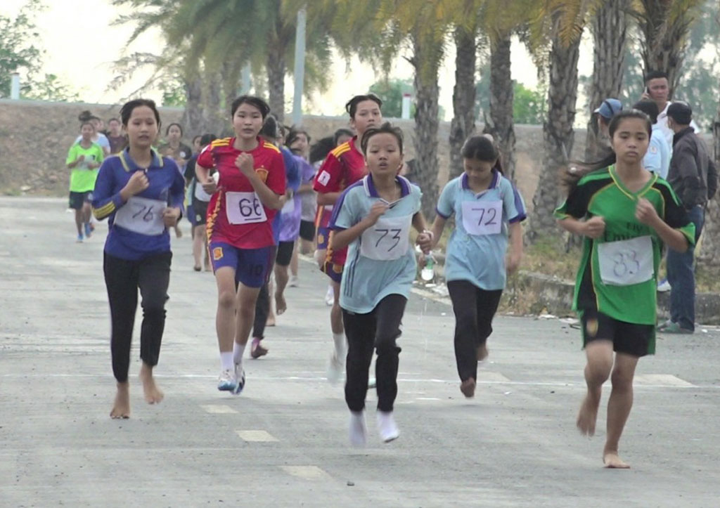 Tân Hưng: Trên 170 vận động viên tham gia giải Việt dã các lứa tuổi năm 2023