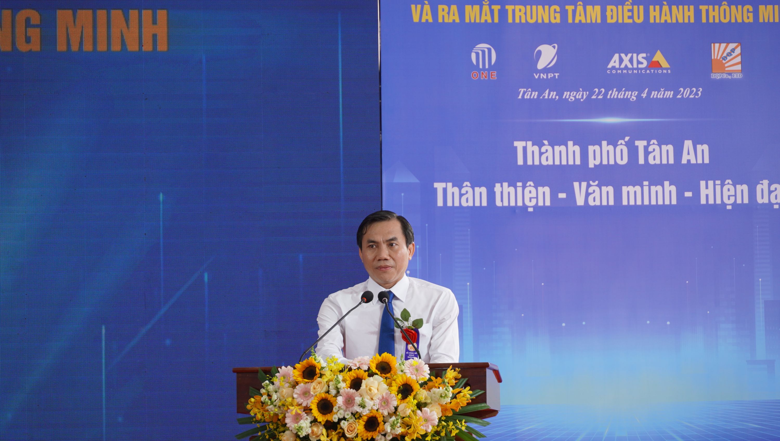 Tan An City announces Logo - Slogan and launchs Intelligent Operation Center