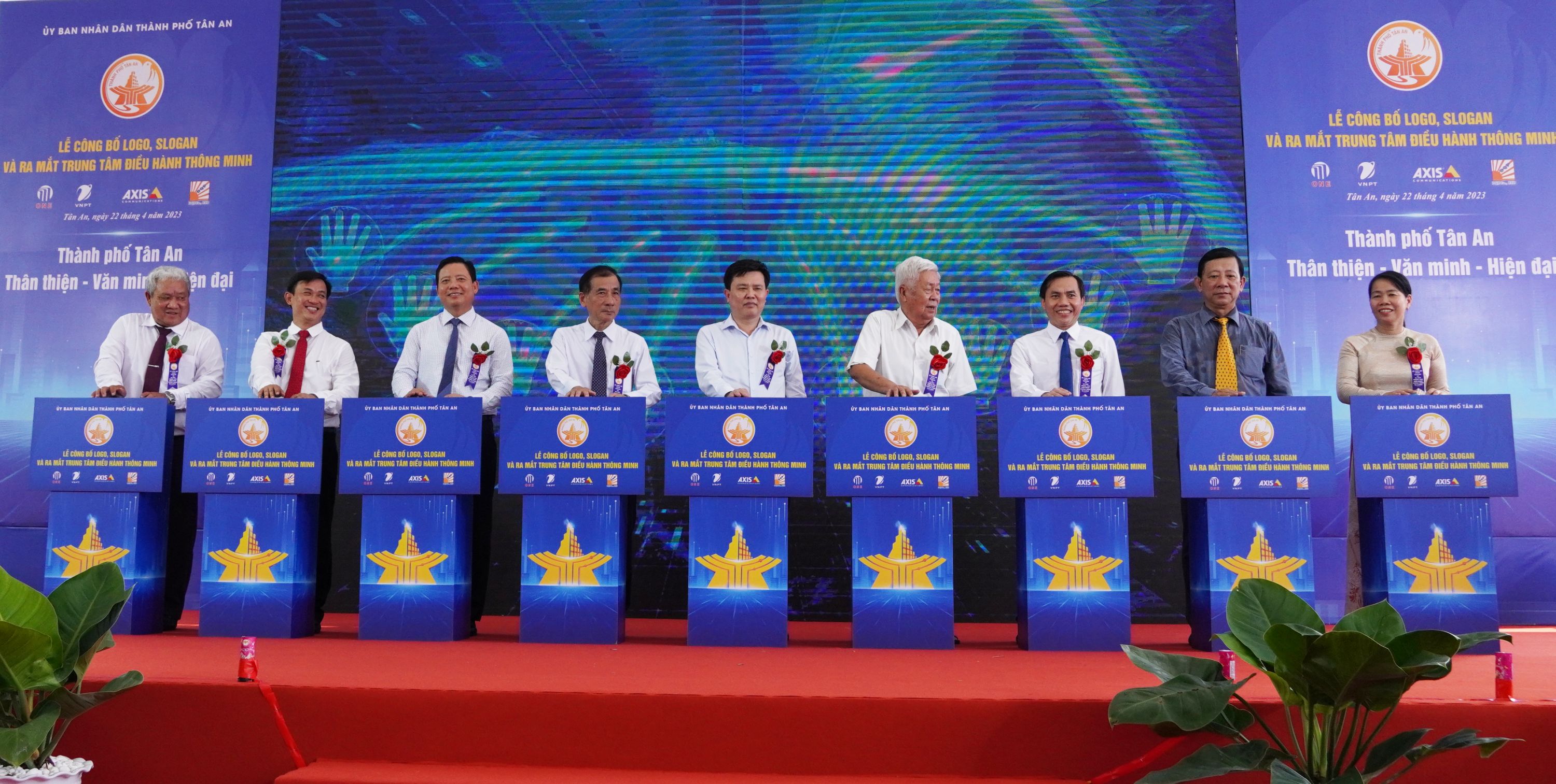 Tan An City announces Logo - Slogan and launchs Intelligent Operation Center