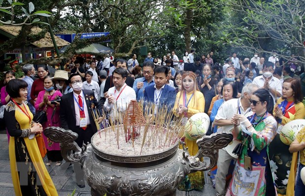 Giỗ Tổ Hùng Vương: Người Việt Nam ở nước ngoài tri ân công đức tổ tiên