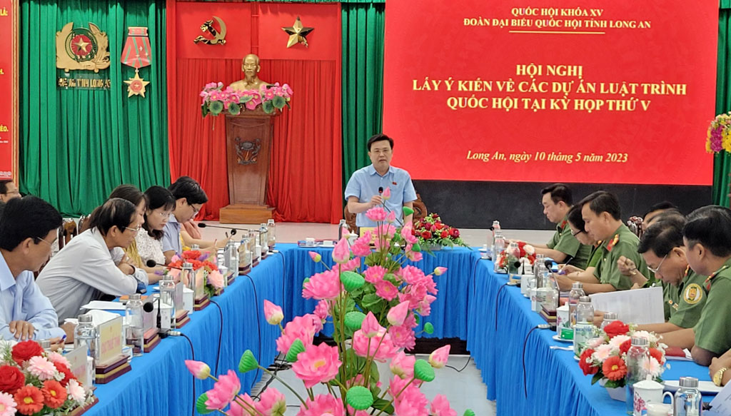 Đoàn đại biểu Quốc hội tỉnh lấy ý kiến về các dự án Luật liên quan ngành Công an