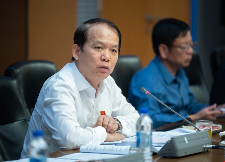 Cần làm rõ quy định 'cán bộ tín nhiệm thấp, không quá 10 ngày phải từ chức'