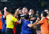 Bị đánh chảy máu, trợ lý huấn luyện viên U22 Indonesia xin lỗi U22 Thái Lan