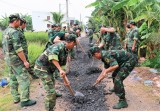 Cần Đước: Lực lượng vũ trang ra quân làm công tác dân vận