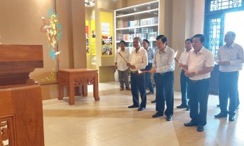 Nguyên Chủ tịch nước – Trương Tấn Sang viếng Khu lưu niệm cố Giáo sư Trần Văn Giàu