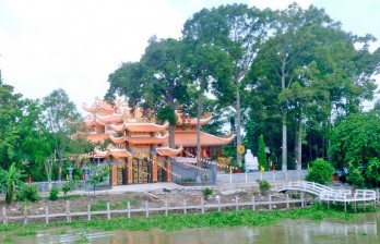 Chùa nổi Vĩnh Hưng, điểm du lịch tâm linh nhiều tiềm năng