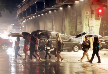 Siêu bão nguy hiểm Betty đổ bộ, Philippines sẵn sàng ứng phó
