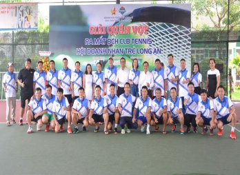 Gần 60 tay vợt tham dự Giải quần vợt ra mắt Câu lạc bộ tennis Hội Doanh nhân trẻ Long An