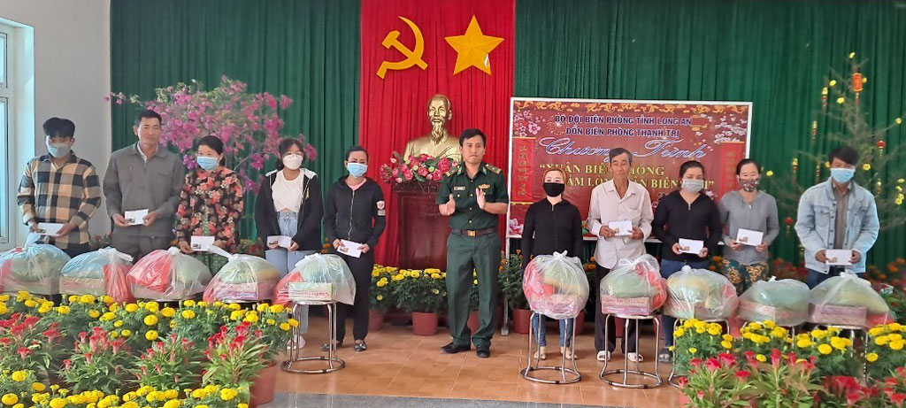 Noi gương Bác