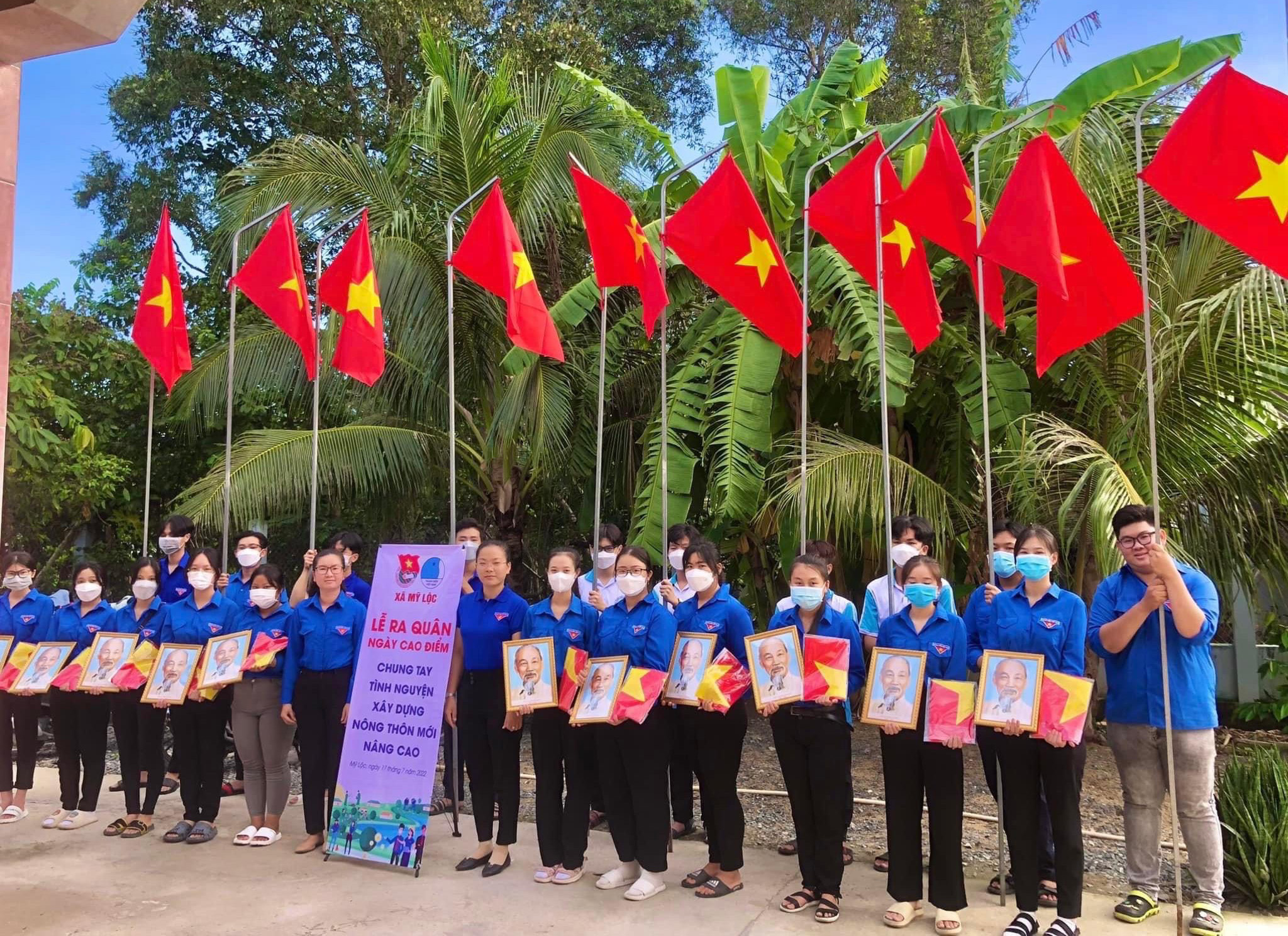 Tháng 5 nhớ Bác...