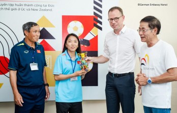 Đội tuyển Bóng đá Nữ Việt Nam giao lưu, gặp gỡ với Đại sứ quán Đức