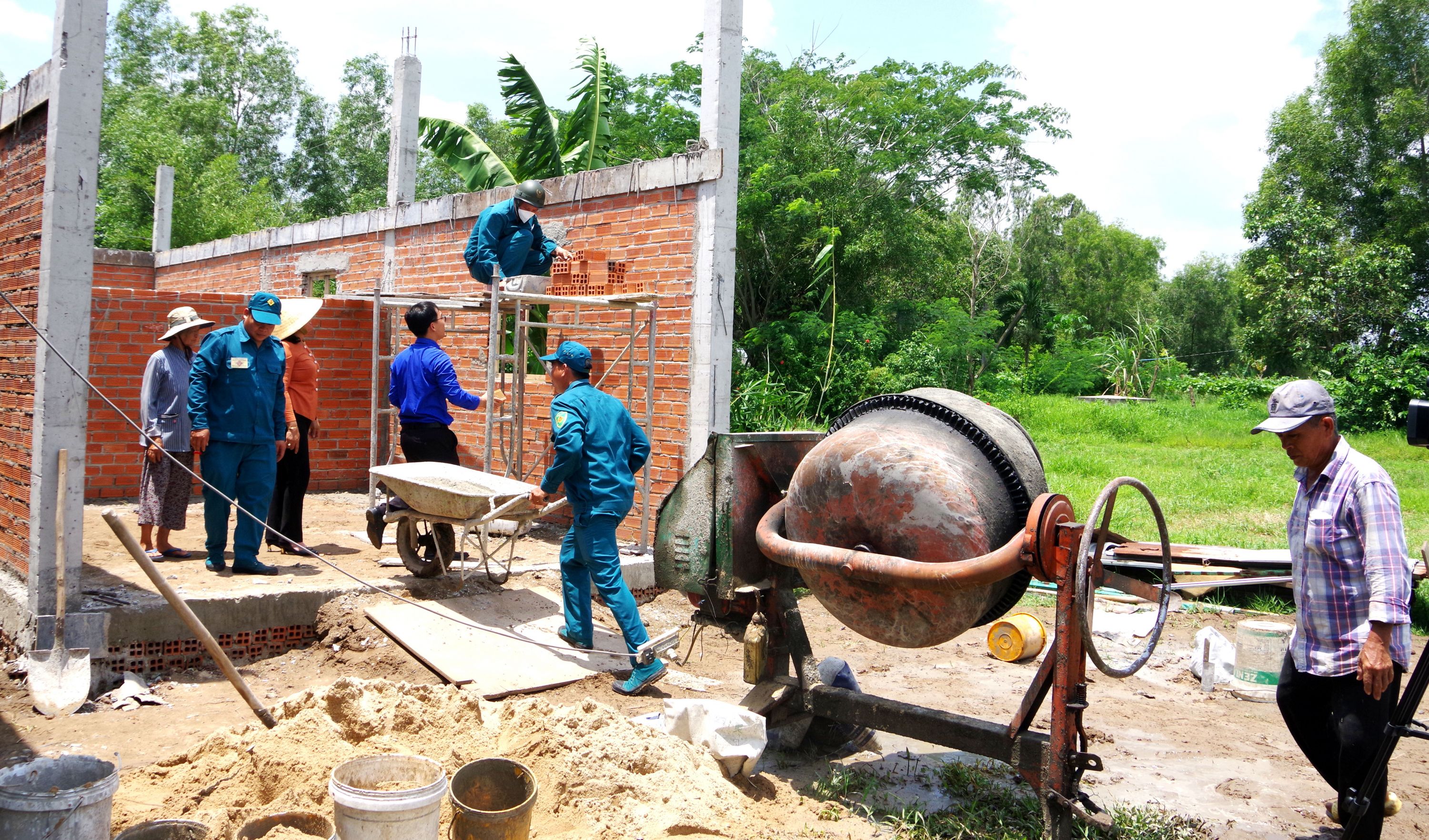 Bám địa bàn, gần dân