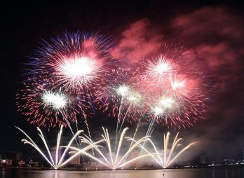 Da Nang International Fireworks Festival 2023 kicks off
