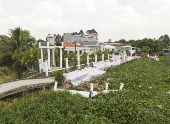 Nguy cơ sạt lở vẫn rình rập