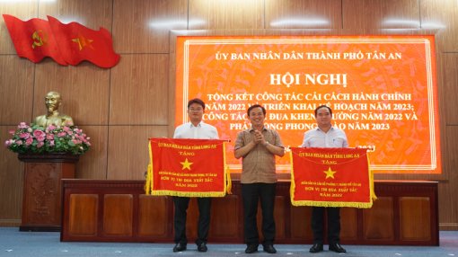 TP.Tân An tổng kết công tác cải cách hành chính và thi đua - khen thưởng TP.Tân An tổng kết công tác cải cách hành chính và thi đua - khen thưởng