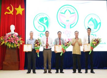 Tân Hưng công bố, trao giải Hội thi sáng tác biểu trưng huyện