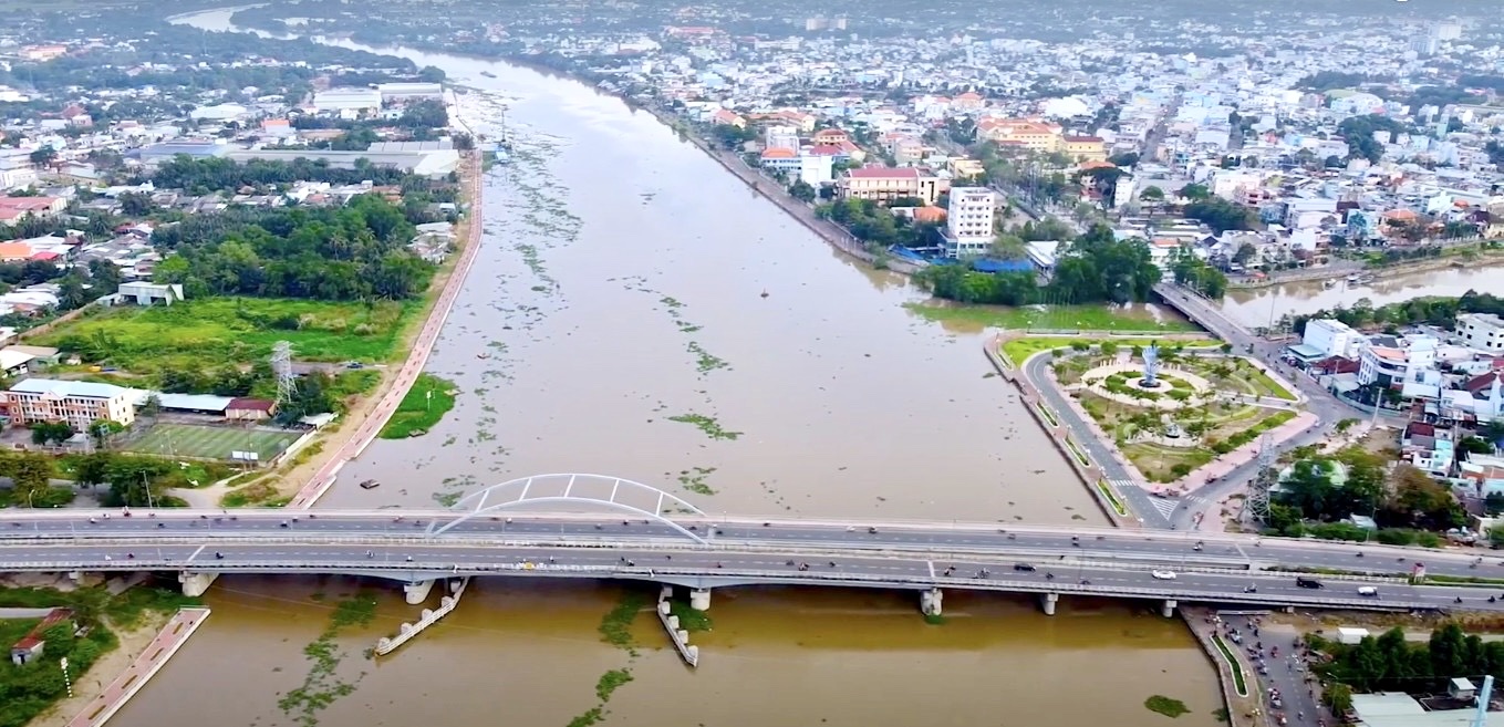 Bất động sản với những khó khăn và tiềm năng phát triển