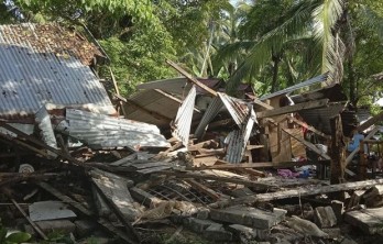 Strong earthquake shakes Philippines' Mindoro island Strong earthquake shakes Philippines' Mindoro island