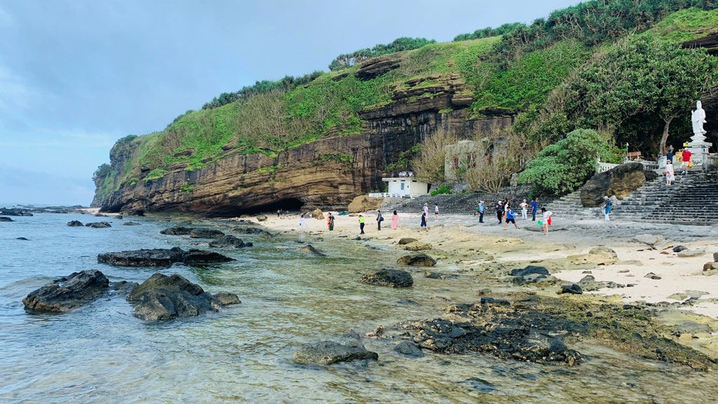 Tour Lý Sơn 2 ngày 1 đêm giá rẻ của DANAGO có gì?