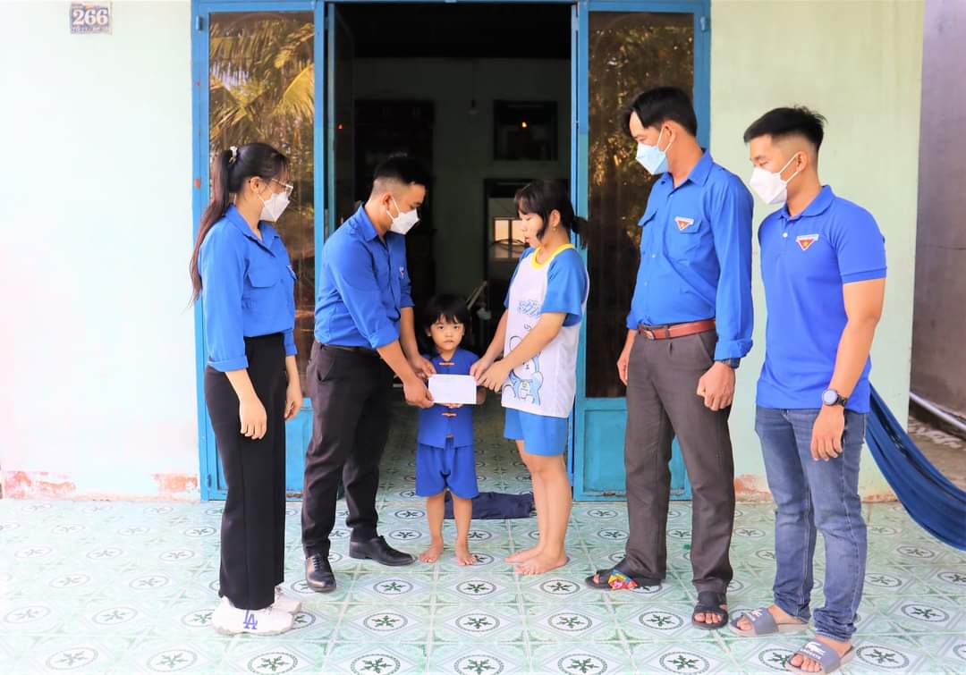 Chung tay chăm lo, bảo vệ trẻ em