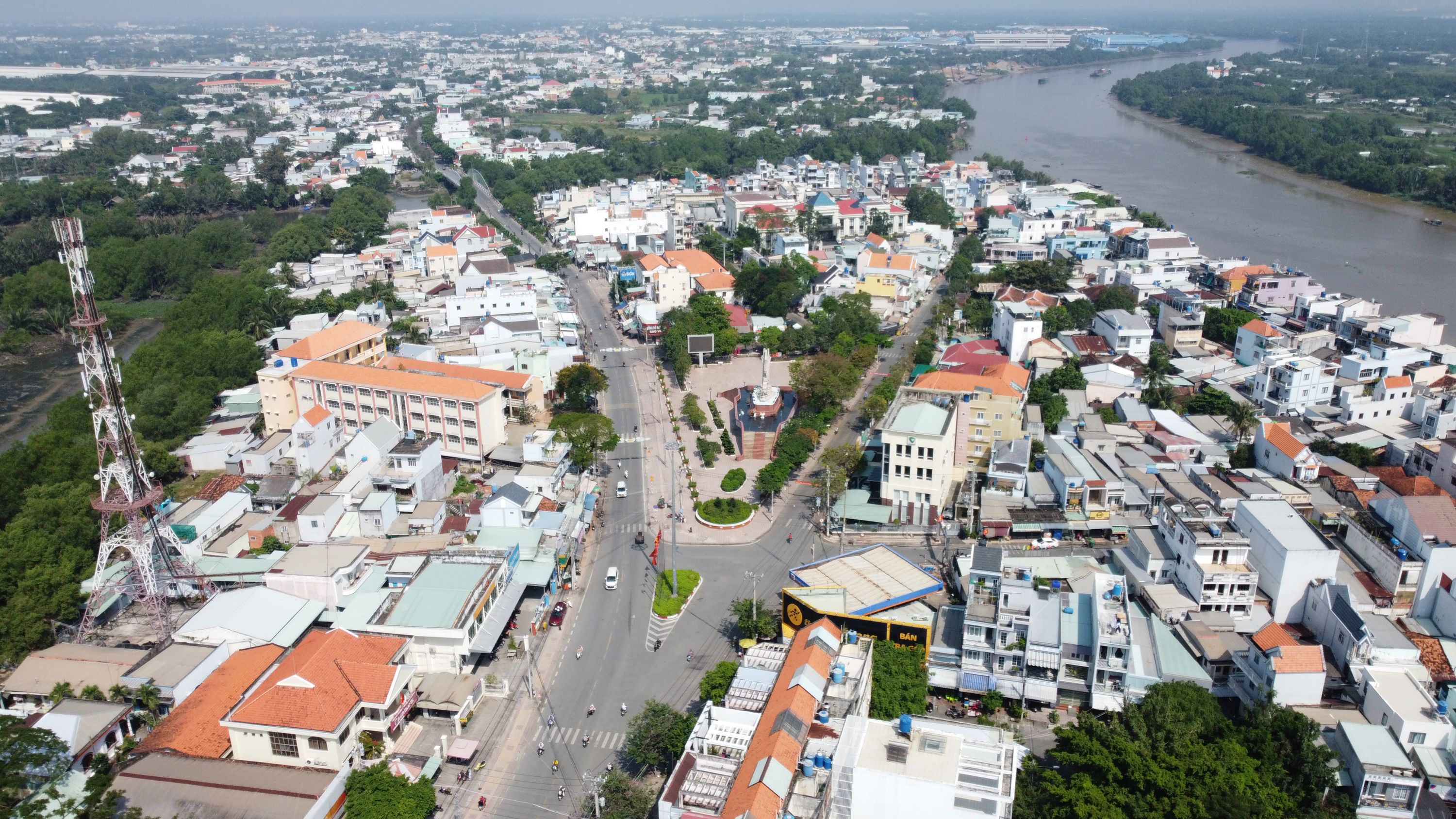 Phấn đấu xây dựng Cần Giuộc trở thành thành phố trực thuộc tỉnh