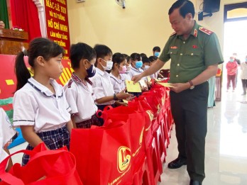 Cử tri Tân Trụ quan tâm vấn đề sản xuất nông nghiệp, phòng, chống tham nhũng và ‘tín dụng đen’