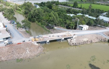 Sạt lở nguy hiểm tại xã Tân Hòa Sạt lở nguy hiểm tại xã Tân Hòa