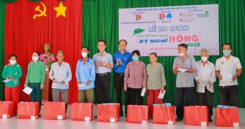 Dấu ấn màu áo xanh trong mùa hè tình nguyện