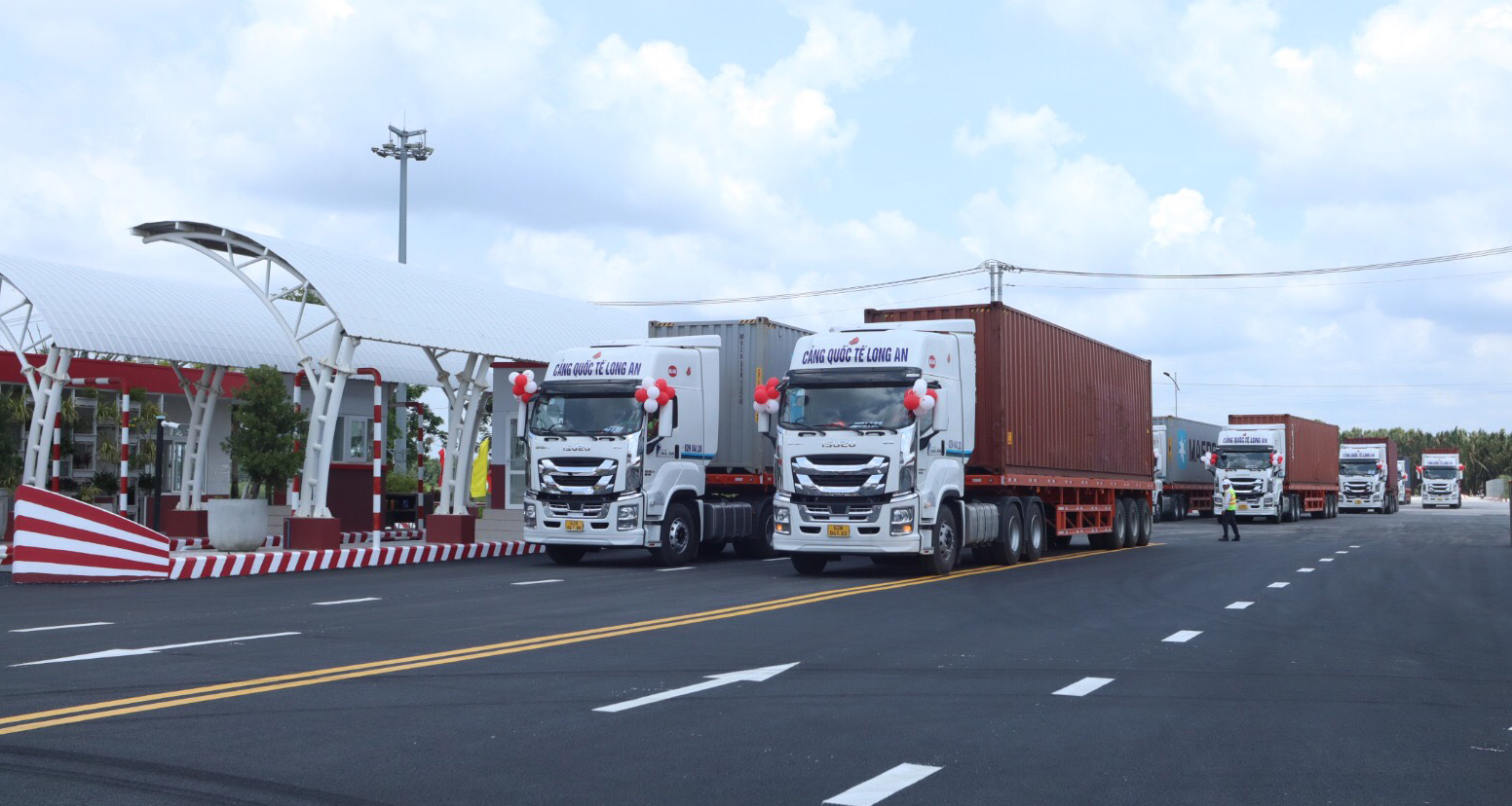 Chú trọng phát triển hạ tầng thương mại, dịch vụ logistics