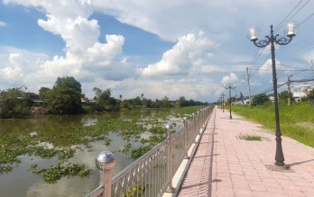 Kiểm tra tiến độ thi công công trình Bờ kè thị trấn Tân Thạnh
