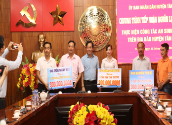 Tân Trụ: Tiếp nhận trên 1,3 tỉ đồng thực hiện công tác an sinh xã hội