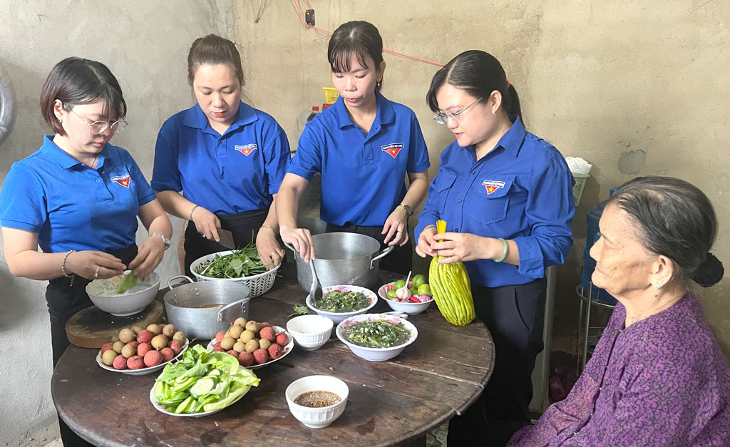Tự hào những Bà mẹ Việt Nam Anh hùng