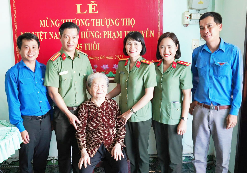 Tự hào những Bà mẹ Việt Nam Anh hùng