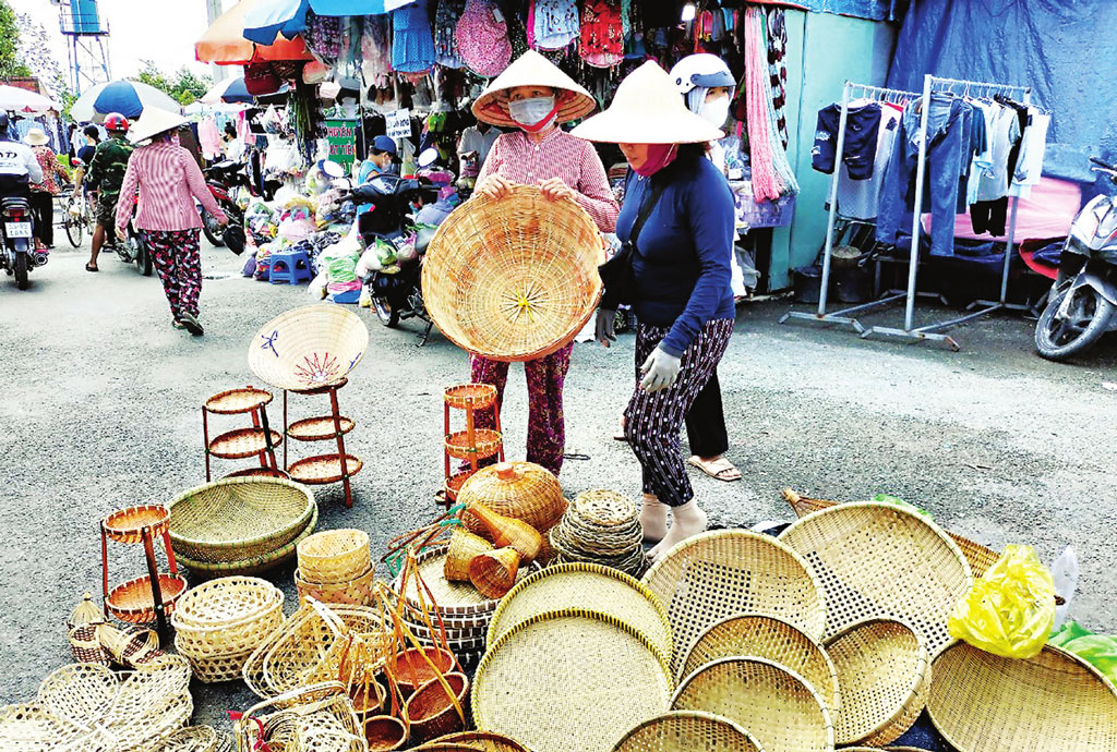 Long An: Nhộn nhịp chợ phiên