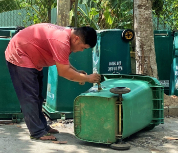 Vĩnh Bình tái sử dụng thùng rác cũ, hư hỏng Vĩnh Bình tái sử dụng thùng rác cũ, hư hỏng