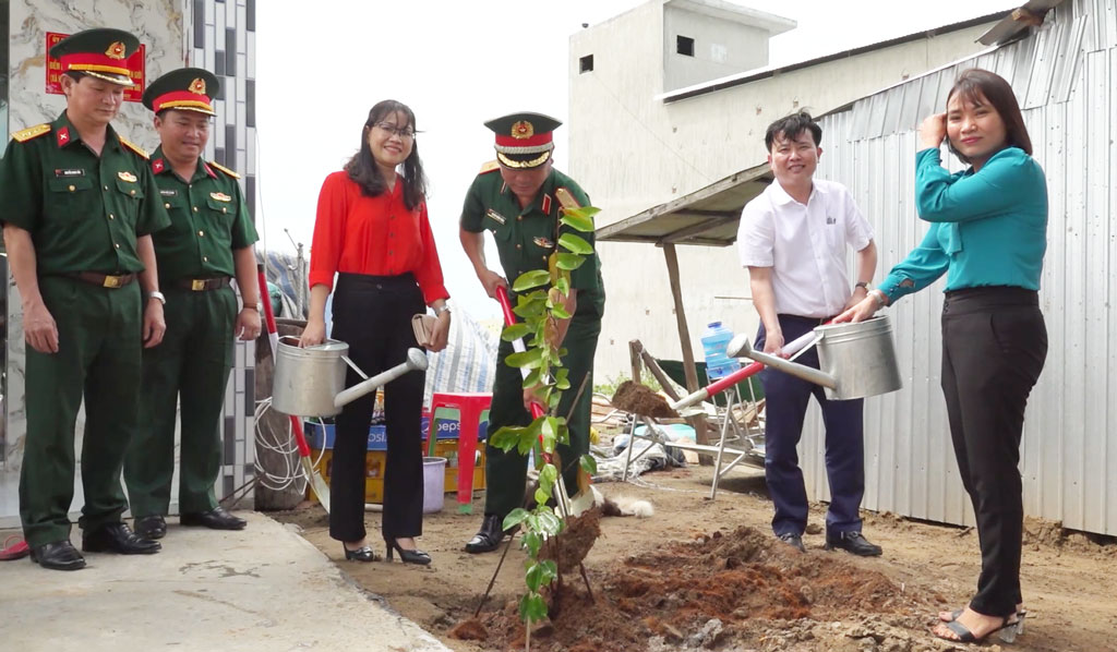 Điểm dân cư liền kề chốt dân quân biên giới: 'Cột mốc sống' góp phần bảo vệ biên cương