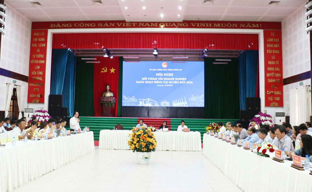 Long An help businesses operating in Duc Hoa district solve difficulties