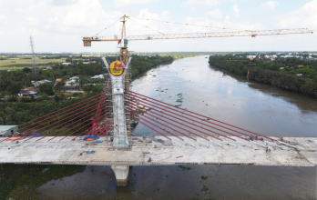 Long An merges the 600 billion VND bridge across Vam Co Tay river
