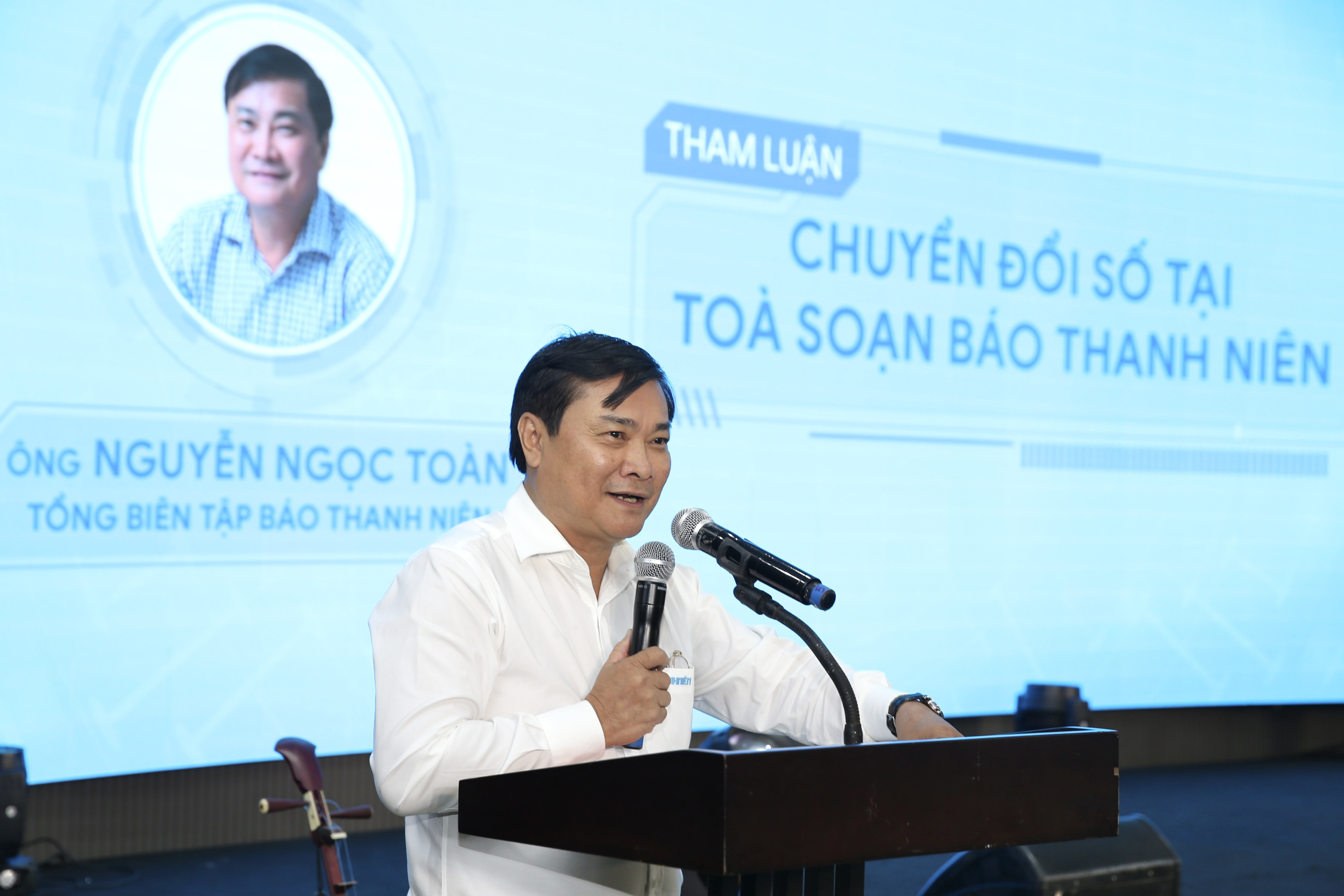 Tổng Biên tập Báo Thanh Niên - Nguyễn Ngọc Toàn trình bày tham luận