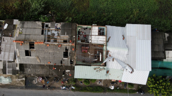 Nỗi bàng hoàng sau cơn lốc xoáy