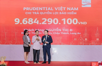 Prudential chi trả gần 9,7 tỉ đồng cho một khách hàng tại Long An