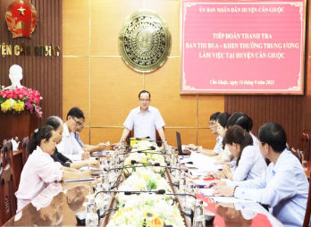 Ban Thi đua - Khen thưởng Trung ương làm việc với huyện Cần Giuộc
