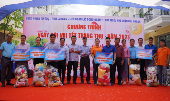 Tân Trụ tổ chức Ngày hội vui Tết Trung thu