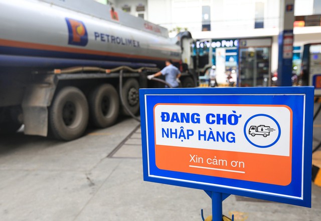 Giá xăng dầu trong nước có thể tăng tại kỳ điều hành tới ngày 21/9. Ảnh N.T