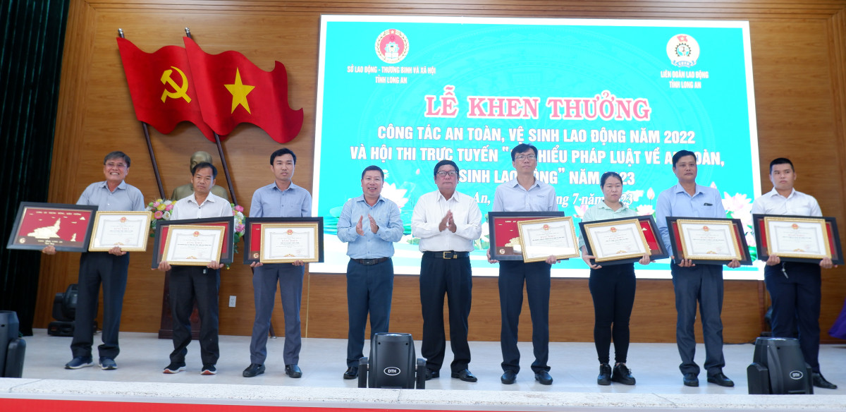 Để thực hiện tốt công tác an toàn vệ sinh lao động
