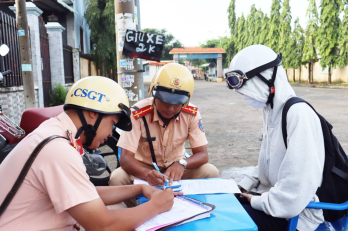 Công an Cần Giuộc xử lý học sinh vi phạm Luật Giao thông đường bộ
